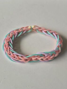 Handmade Elastic Bracelet - Pastel Loops